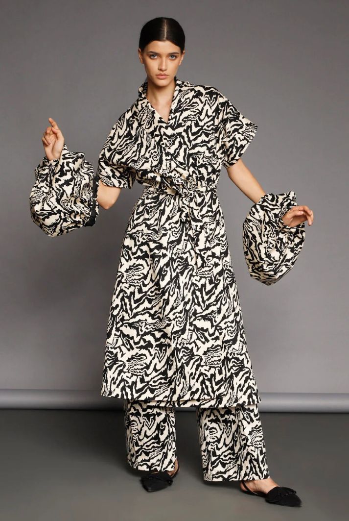 Black and White Printed Trench Coat with Detachable Sleeves