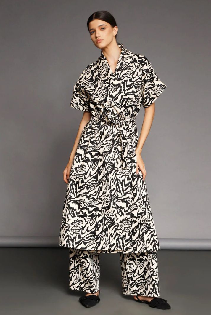 Black and White Printed Trench Coat with Detachable Sleeves