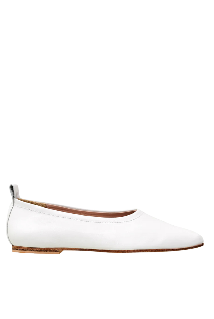 The Foundation Flat | White