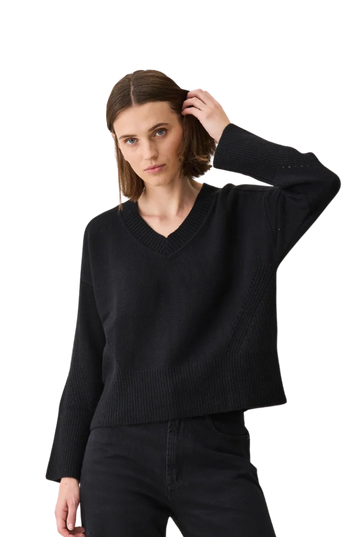 V-Neck Lofty Sweatshirt | Black