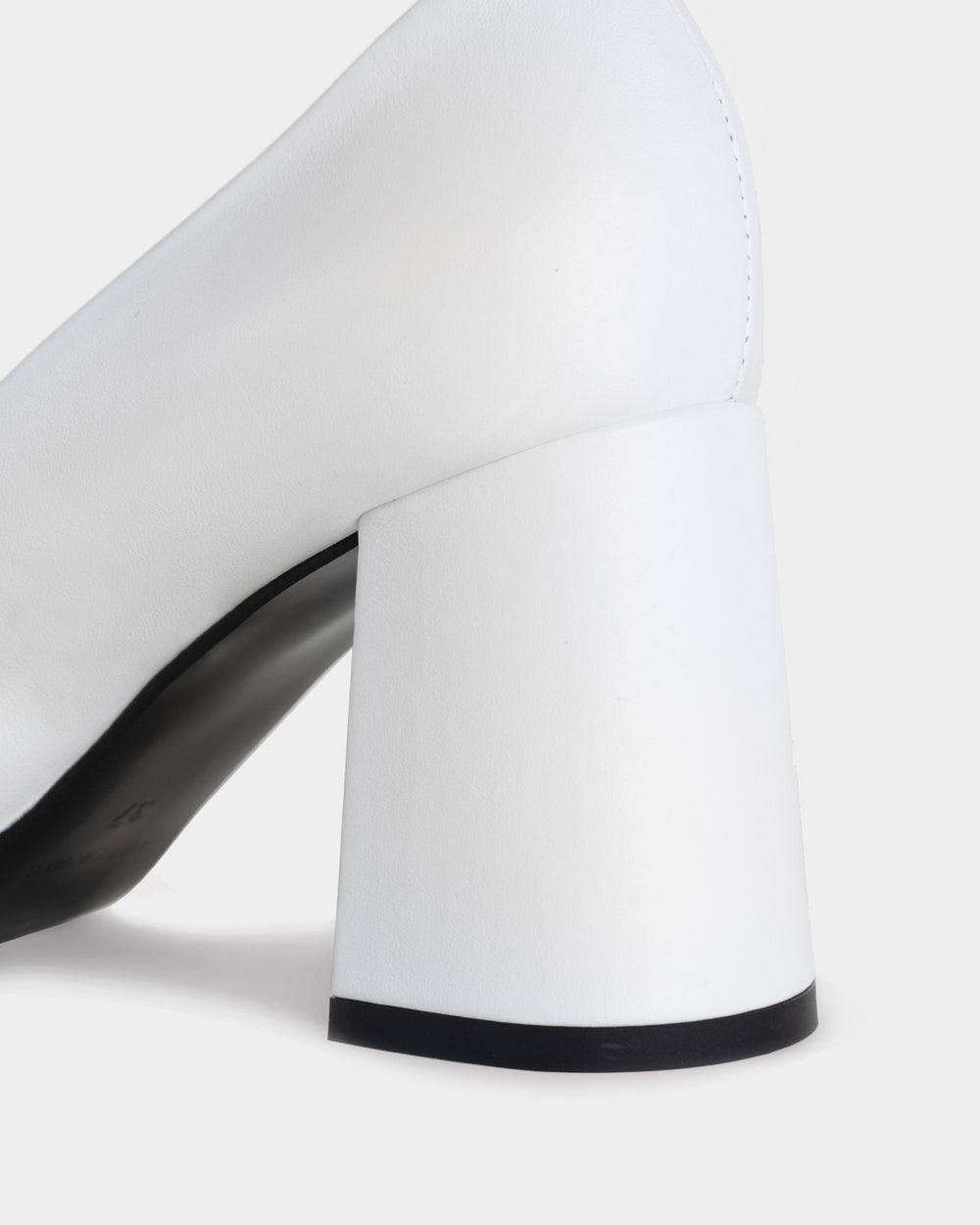 The Perfect Pump | White