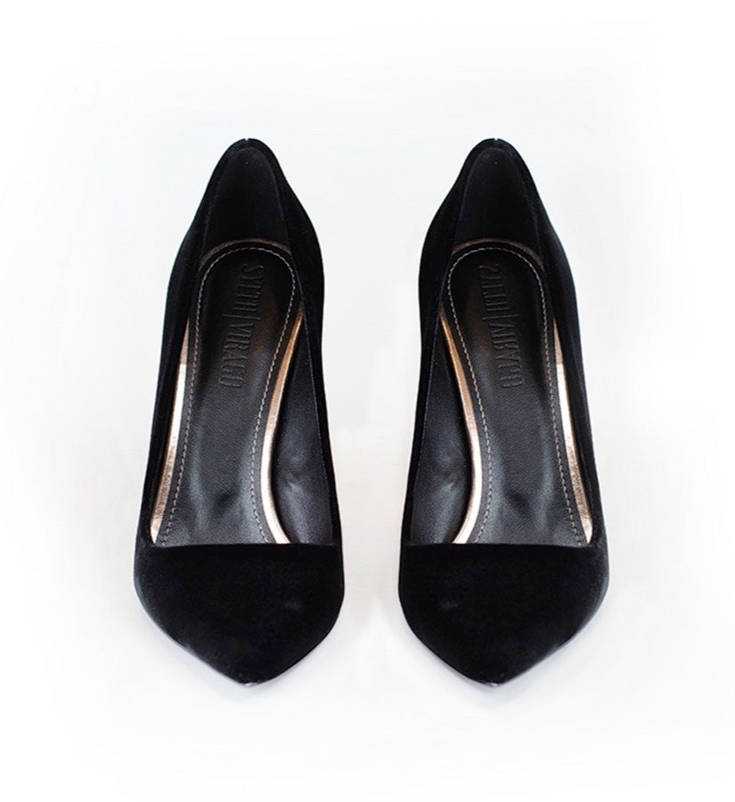 Antigone Velvet Classic Pumps | Black
