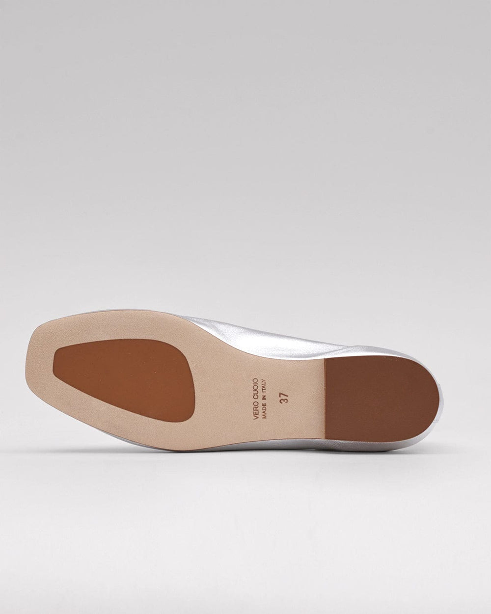 The Foundation Flat | White