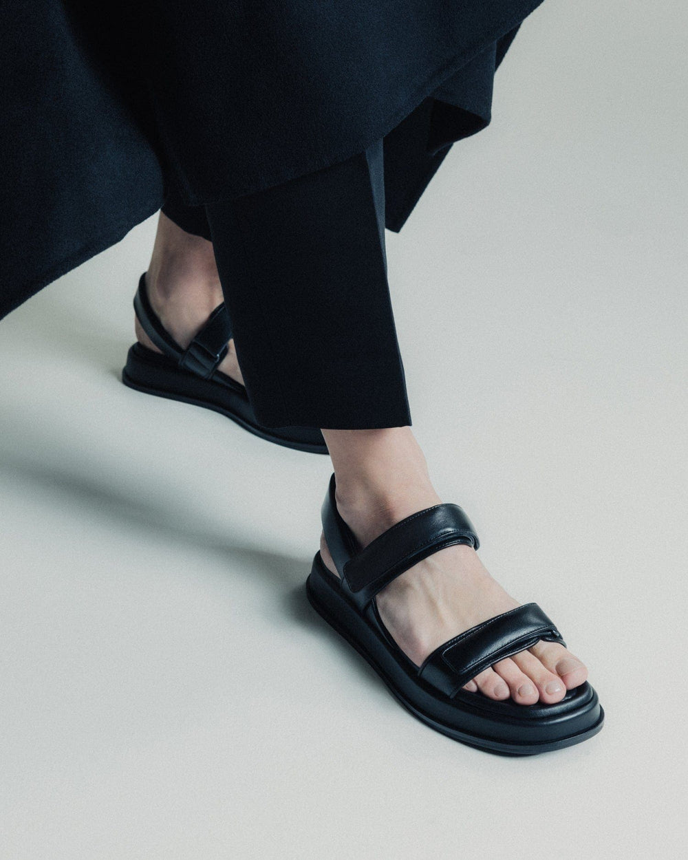 The Sporty Sandal | Black